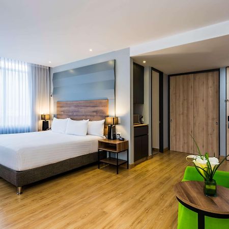 La Quinta By Wyndham Medellin Hotel Buitenkant foto