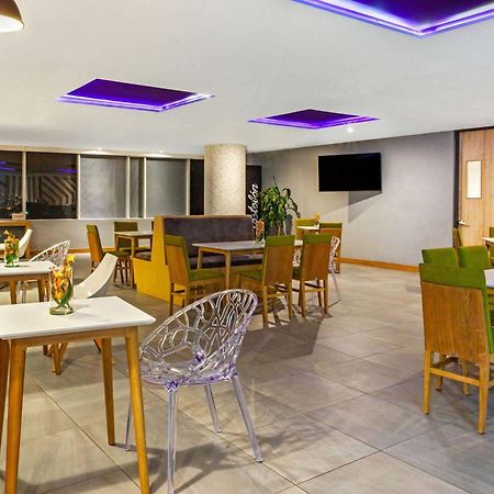 La Quinta By Wyndham Medellin Hotel Buitenkant foto