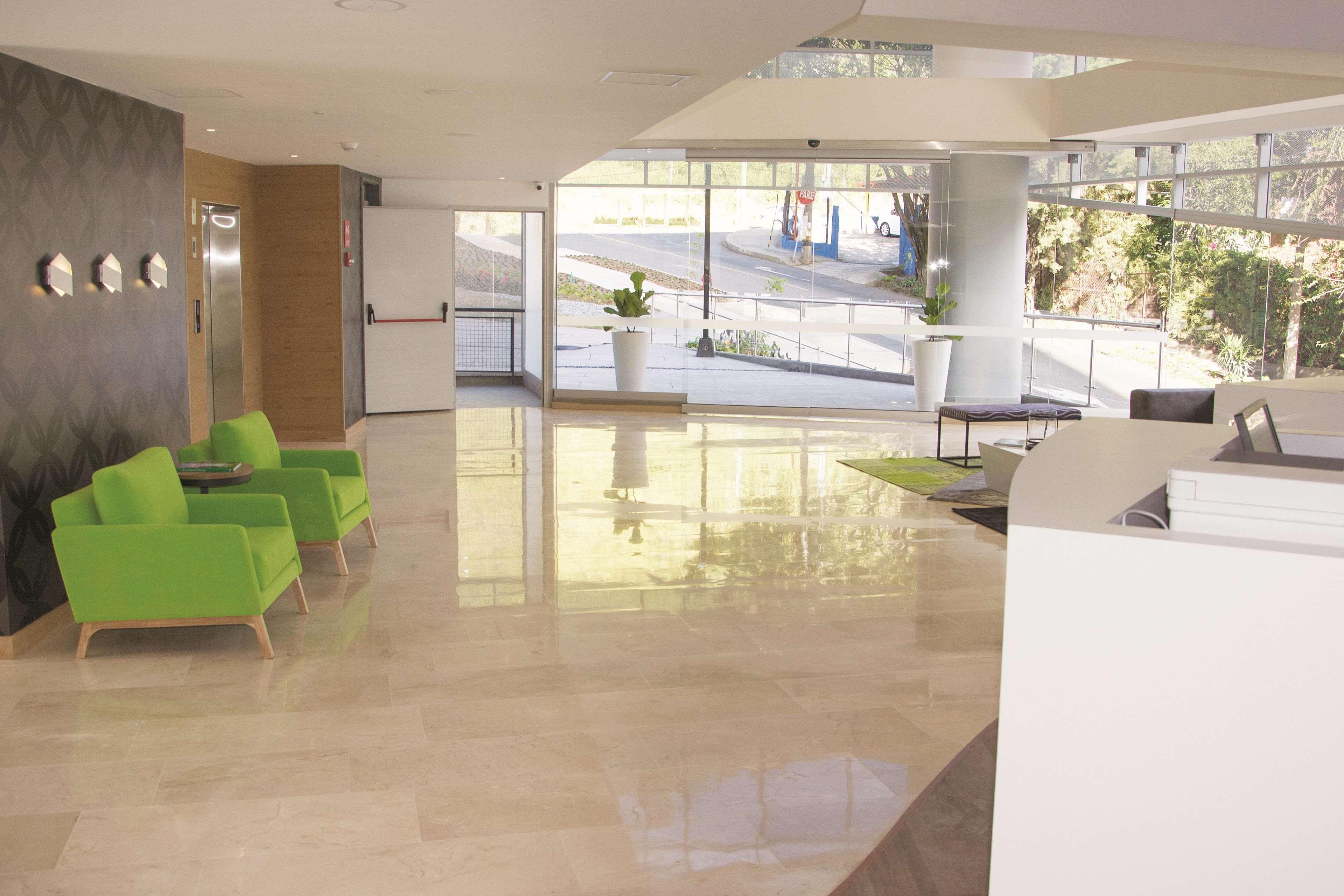 La Quinta By Wyndham Medellin Hotel Buitenkant foto