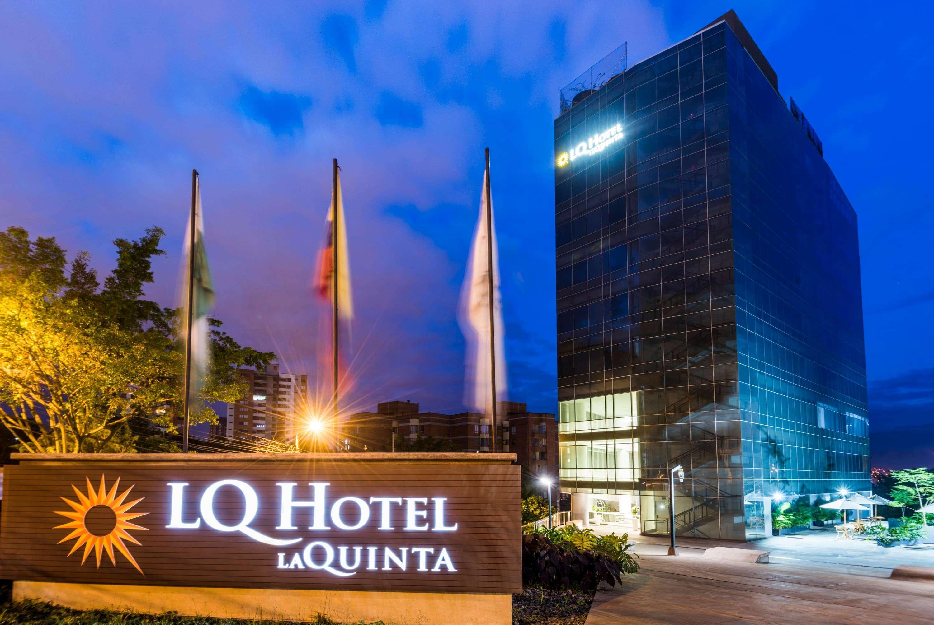 La Quinta By Wyndham Medellin Hotel Buitenkant foto