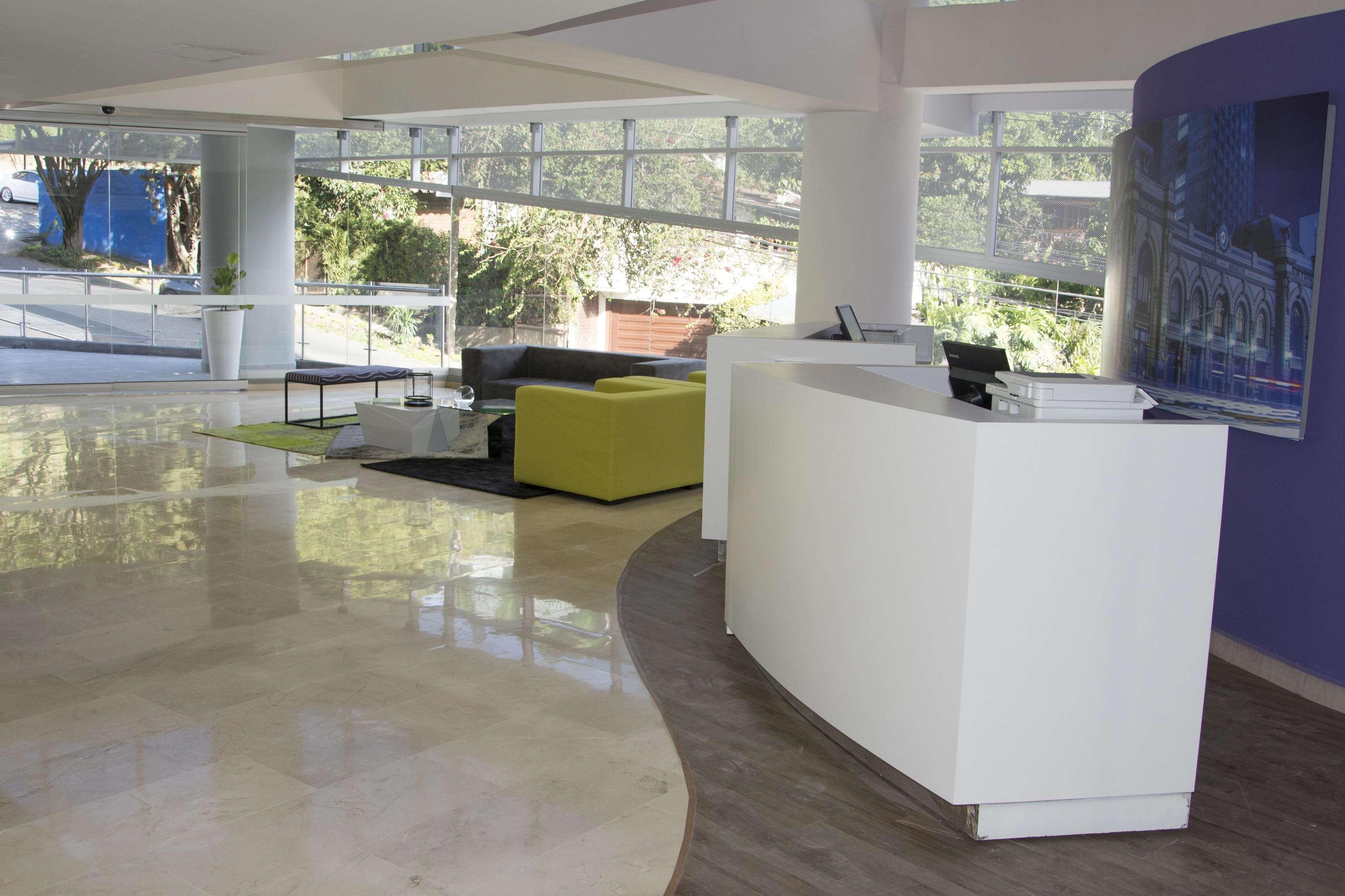 La Quinta By Wyndham Medellin Hotel Buitenkant foto