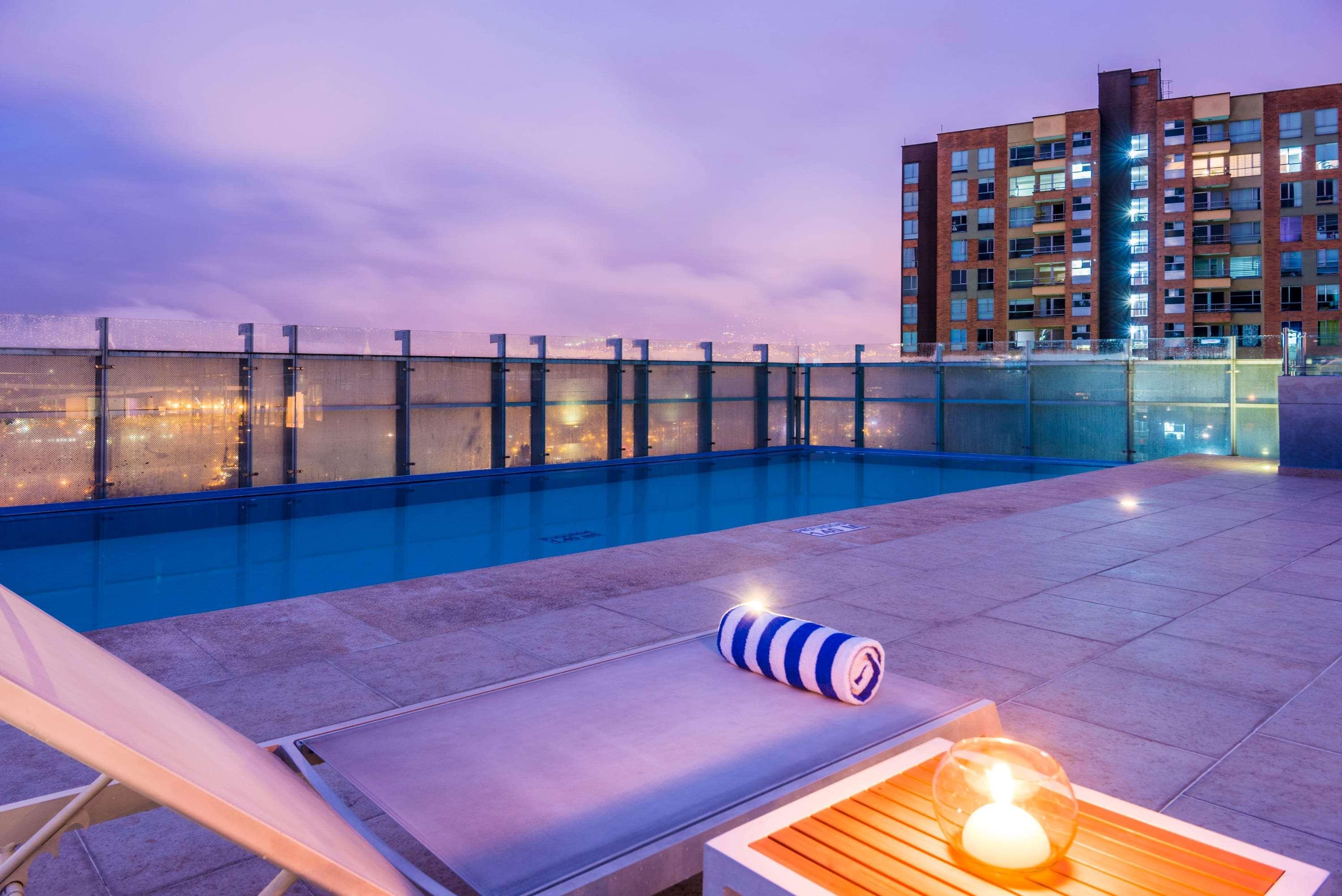 La Quinta By Wyndham Medellin Hotel Buitenkant foto