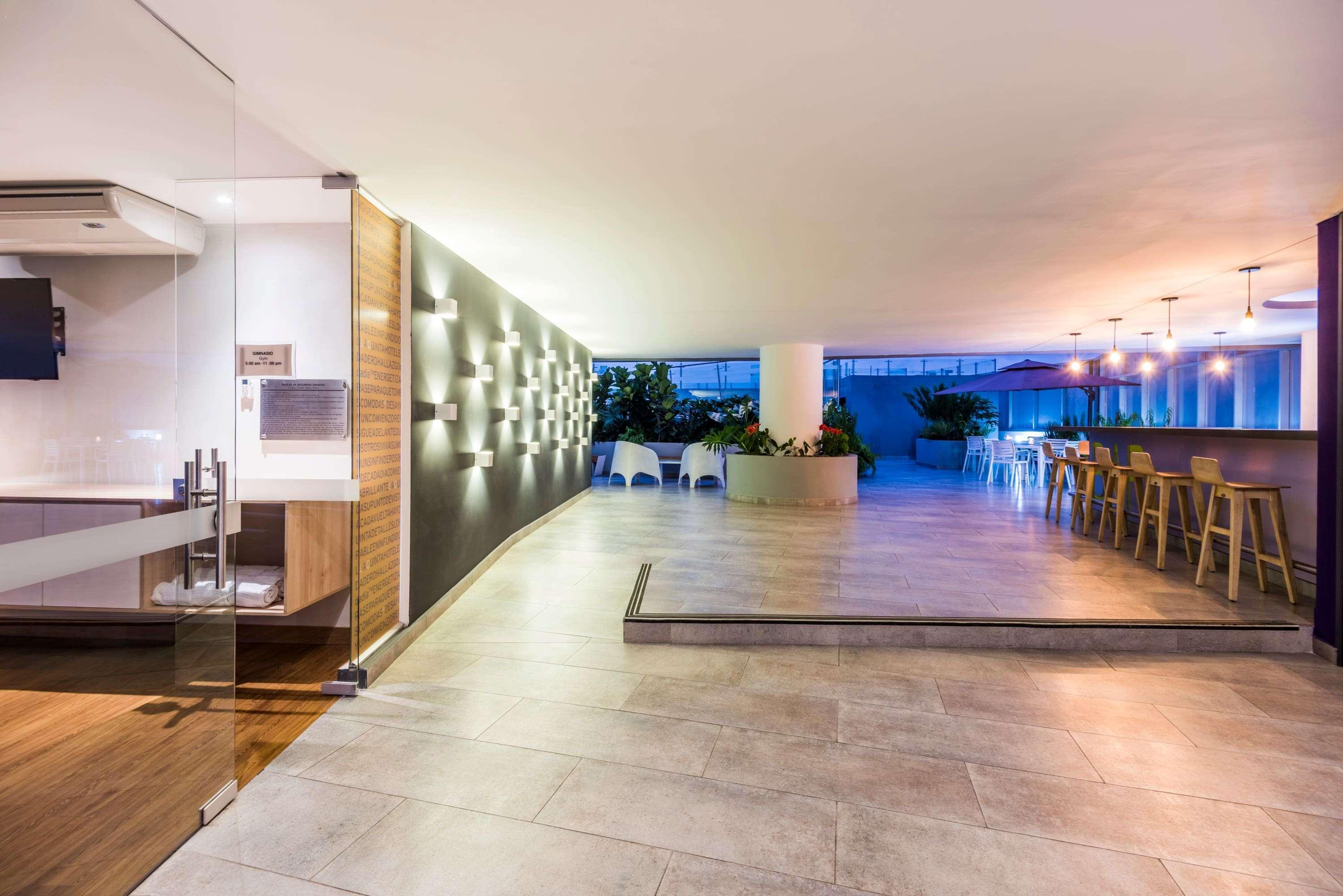 La Quinta By Wyndham Medellin Hotel Buitenkant foto