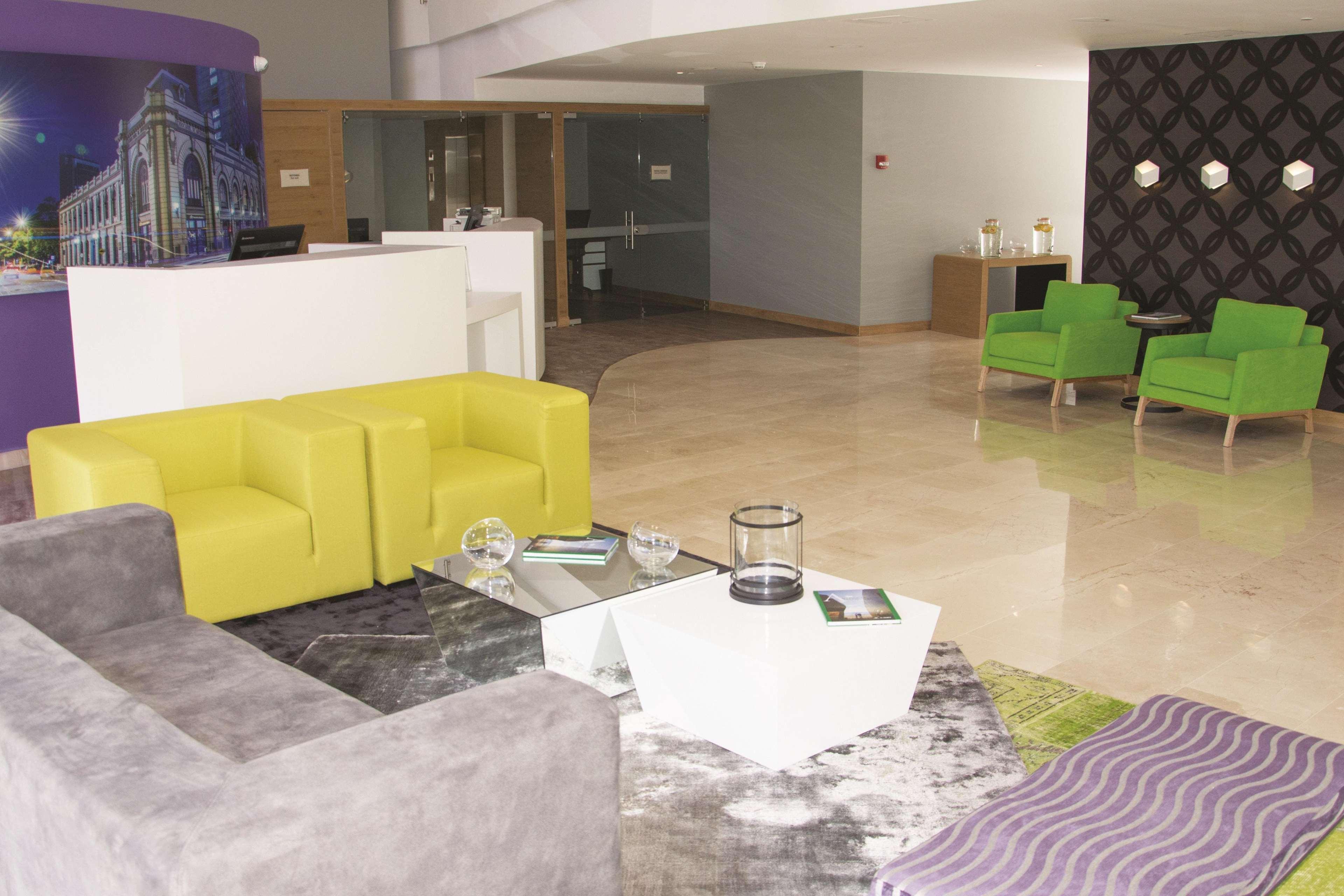 La Quinta By Wyndham Medellin Hotel Buitenkant foto