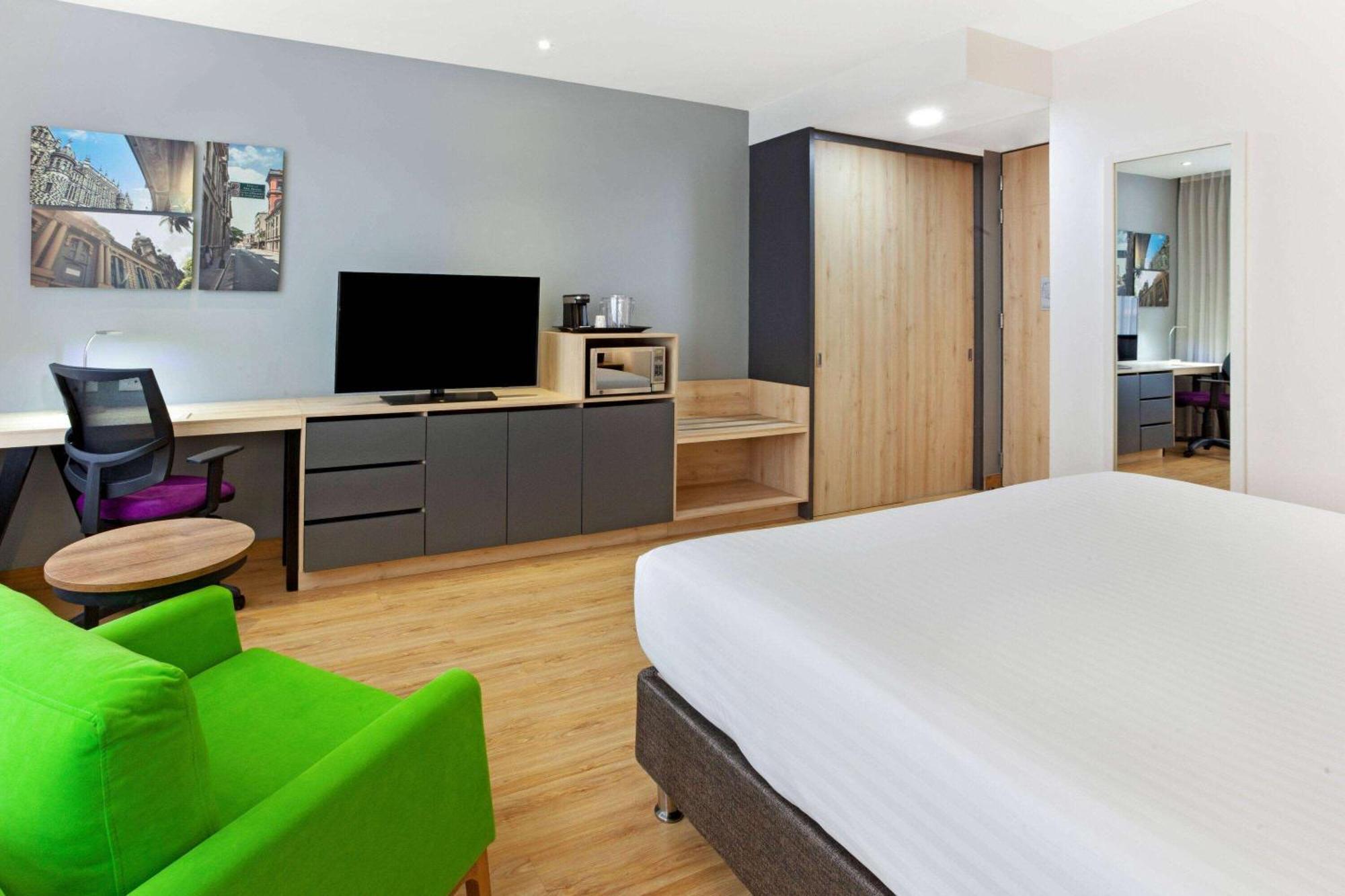 La Quinta By Wyndham Medellin Hotel Buitenkant foto
