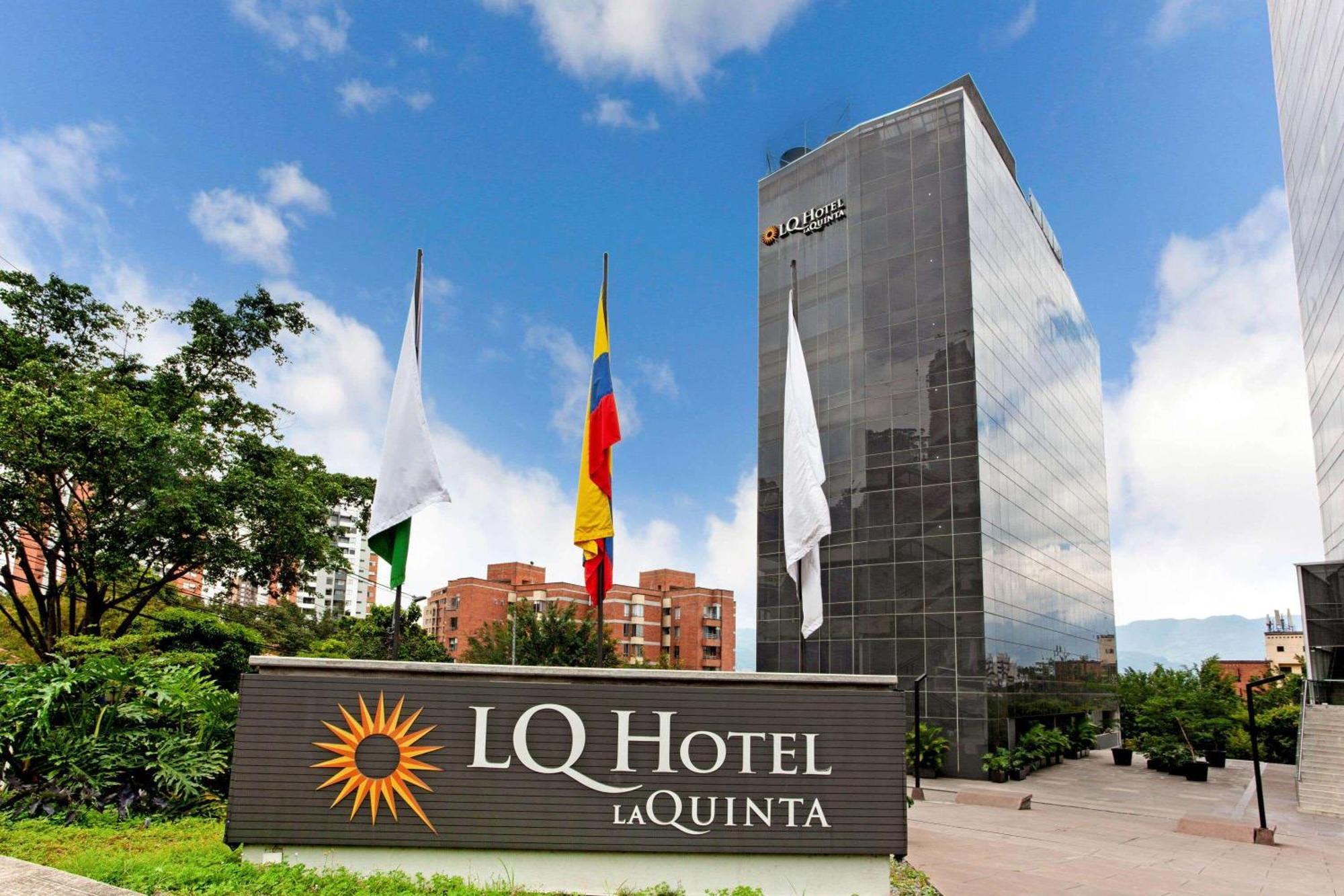 La Quinta By Wyndham Medellin Hotel Buitenkant foto